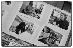 © Alessandra Attianese - Sulle vetrine esterne i dipendenti della libreria  fotografati da Nino Romeo. 